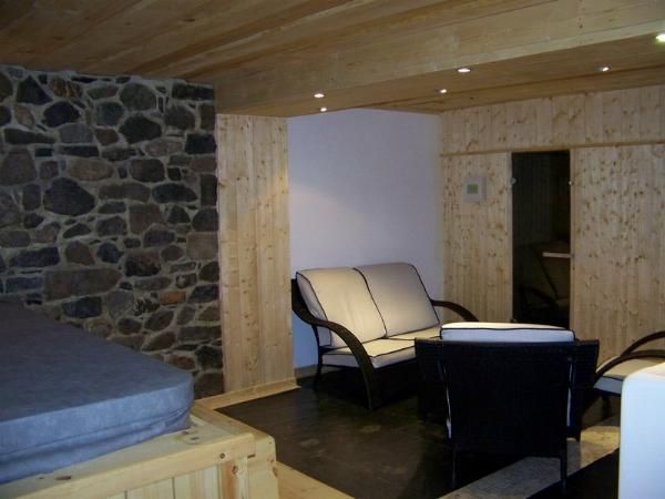 Chalet Leslie Alpen with sauna and whirlpool bath
