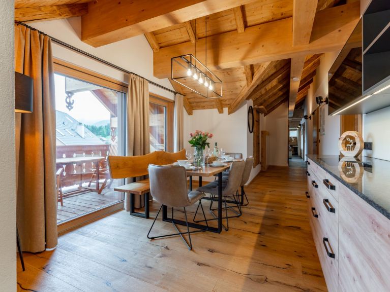 Apartment AlmApART 8-3 / Penthouse