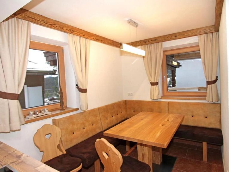 Chalet-apartment Enzianalm Hirtenstube