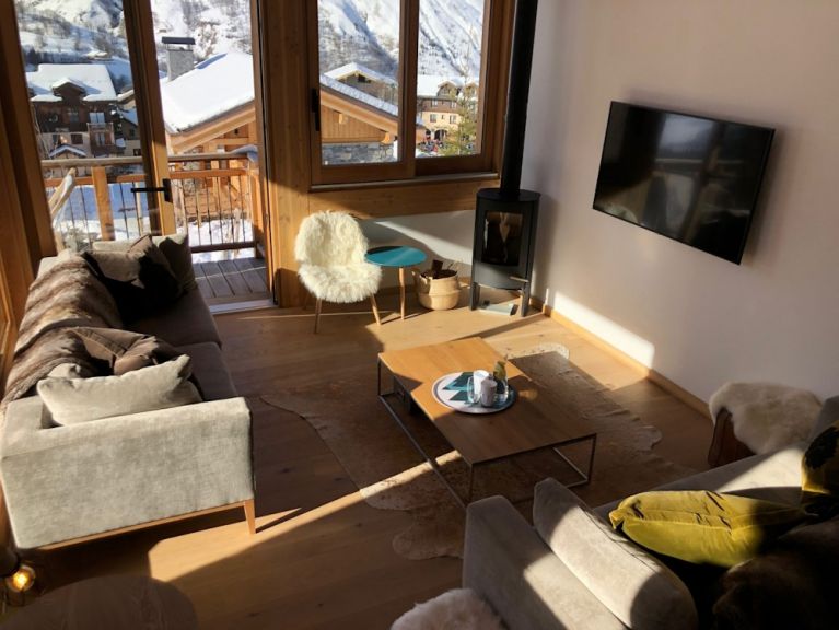 Chalet Caseblanche Retrouvailles with wood stove