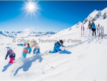 Ski village Winter sport village with atmosphere, plenty to do for snowboarders-2