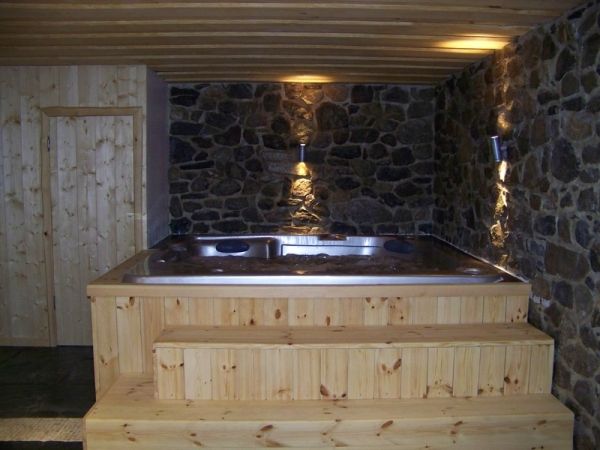 Chalet Leslie Alpen with sauna and whirlpool bath