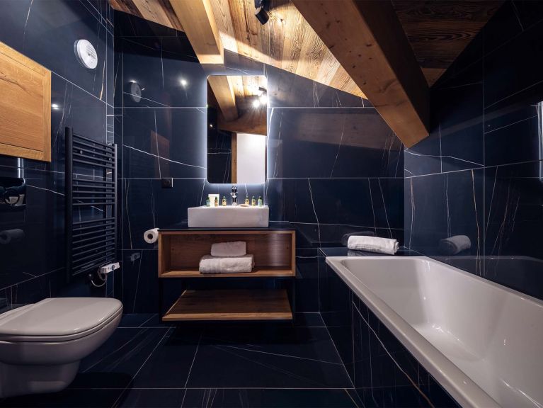 Apartment L'Orée du Bois with whirlpool