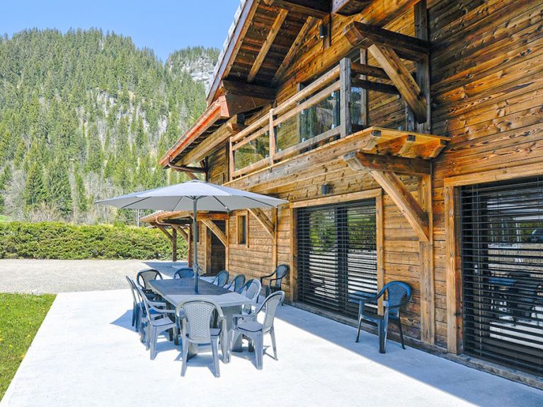 Chalet Le Bois Brûlé with private sauna and outdoor whirlpool