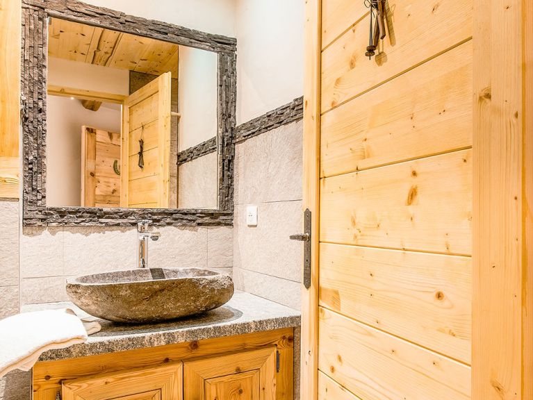 Chalet Le Pré Suzette, with sauna and outdoor whirlpool