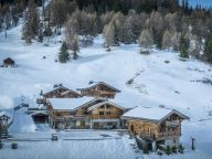 Chalet du Cocoon Mont-Blanc with outdoor hot tub-28
