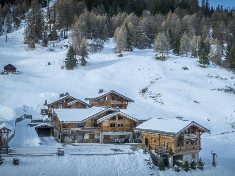 Chalet du Cocoon Mont-Blanc with outdoor hot tub