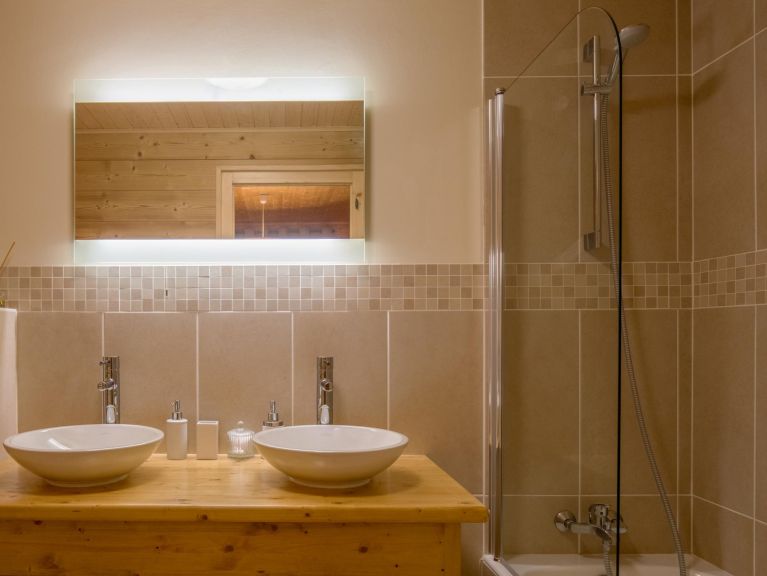 Chalet Grand Coeur with whirlpool, Sunday to Sunday