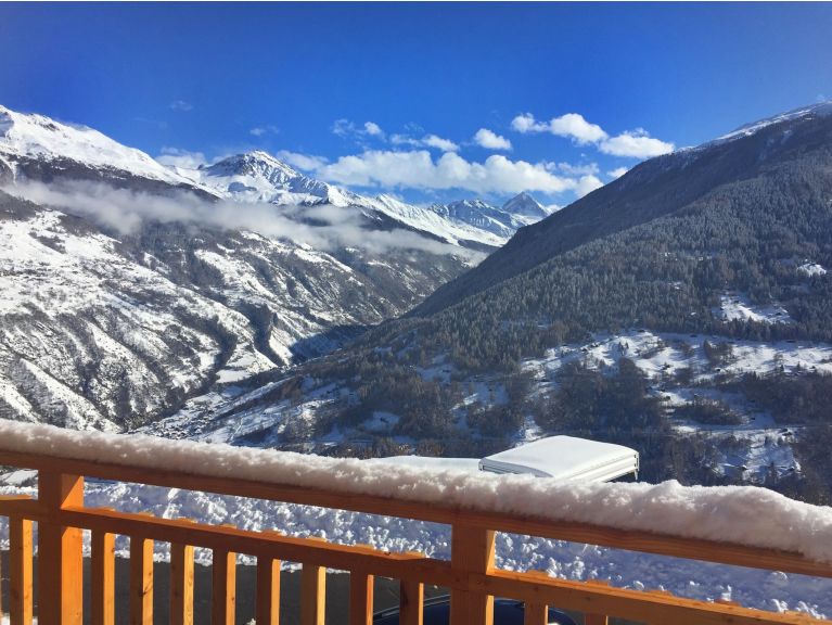 Chalet Des Etoiles Les Masses with outside whirlpool