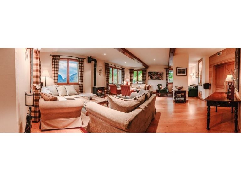 Chalet Saskia with sauna and outdoor whirlpool