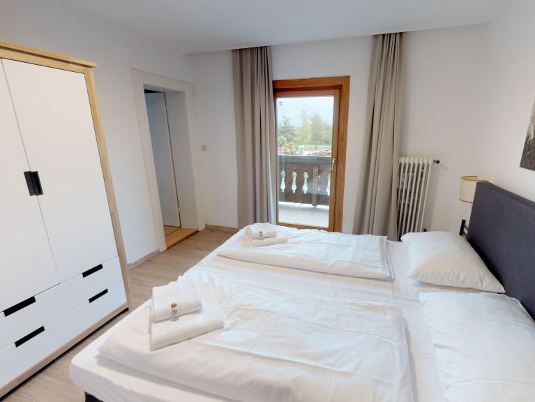 Chalet Edelweiss am See Combination, 6 apts. including communal kitchen/dining area