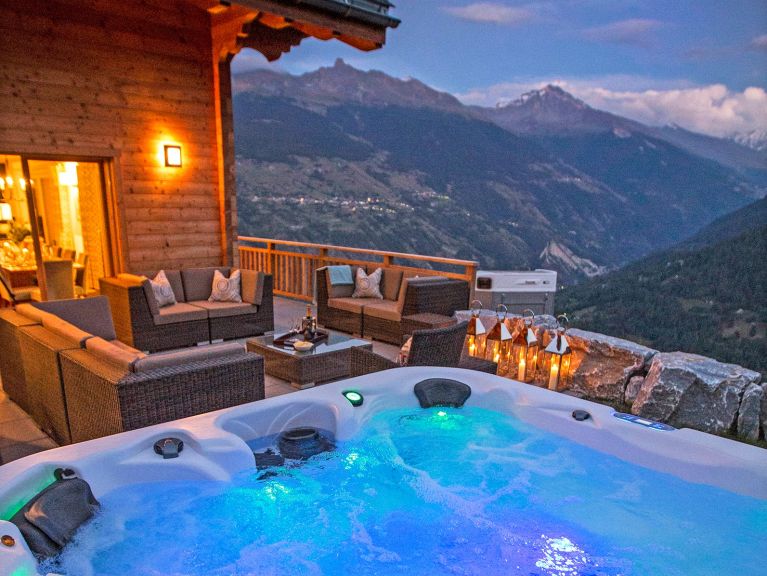 Chalet Des Etoiles Les Masses with outside whirlpool