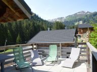 Chalet Les Bucherons with outdoor hot tub-31
