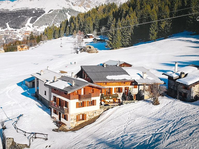 Chalet Les Violettes with private sauna