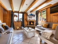 Chalet Lacuzon with private sauna and outdoor whirlpool-4