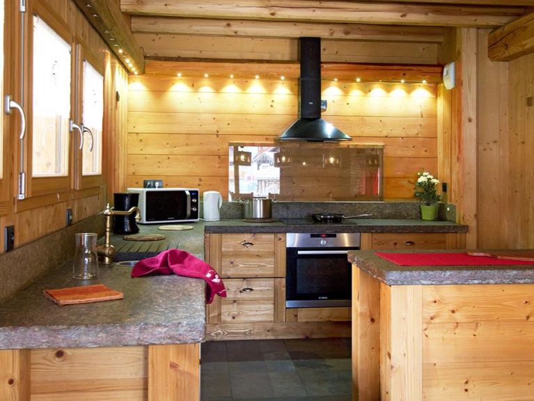 Chalet Le Loup Lodge with private pool and sauna