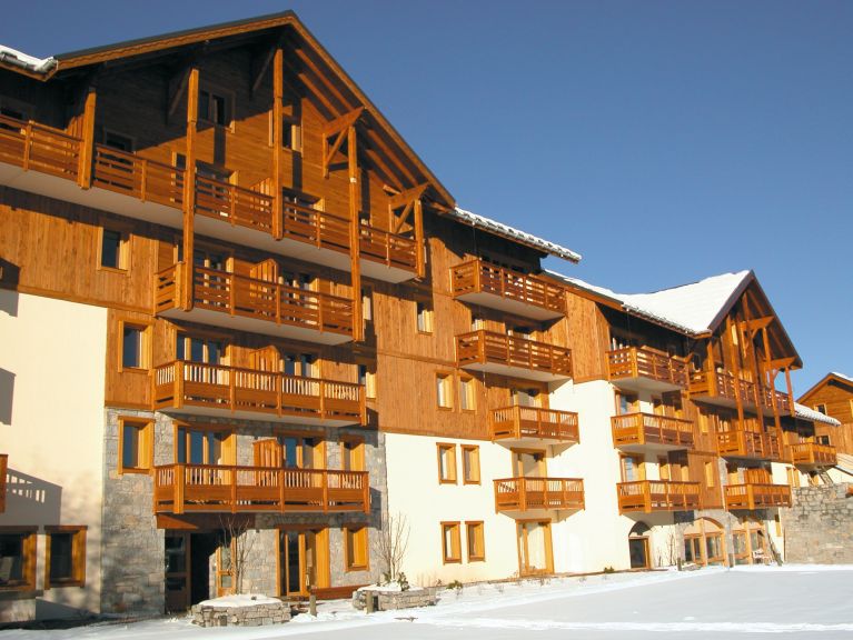 Chalet-apartment L'Ecrin des Sybelles with cabin