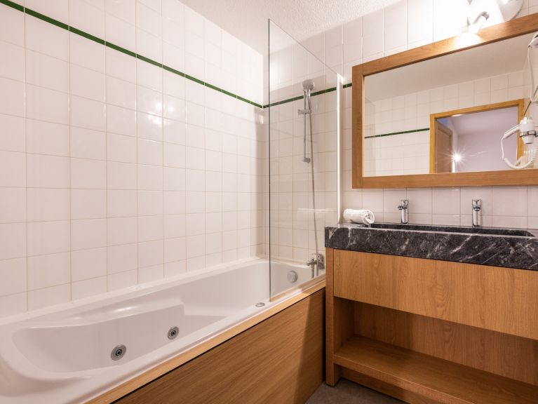Chalet-apartment Le Val Chavière with sauna
