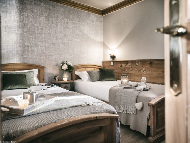 Chalet-apartment Montagnettes Hameau du Soleil I with sauna