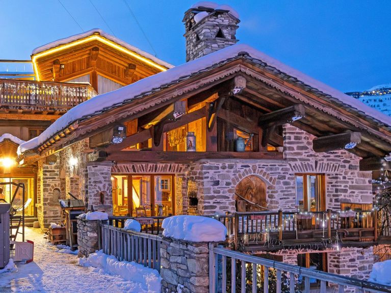 Chalet Villaroger with outdoor whirlpool and infrared sauna