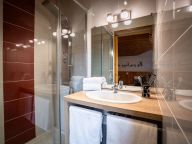 Chalet Lacuzon with private sauna-13