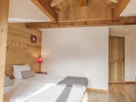 Chalet Balcons Acacia with infrared sauna-13