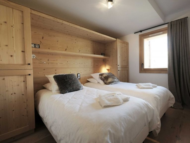 Chalet Caseblanche Retrouvailles with wood stove