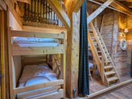 Chalet Les Oisillons with outdoor sauna-19