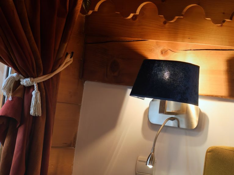 Chalet Le Hameau des Marmottes with family room and sauna