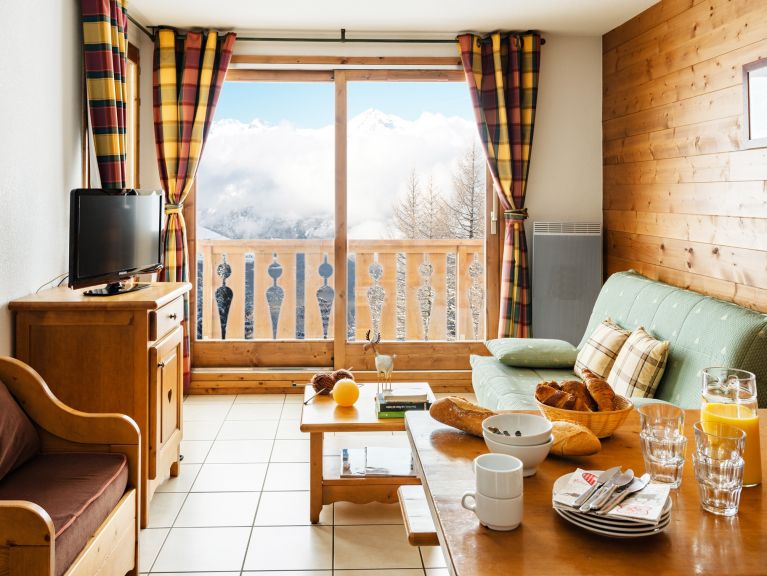 Apartment Résidence L'Arollaie with cabin or sleeping corner