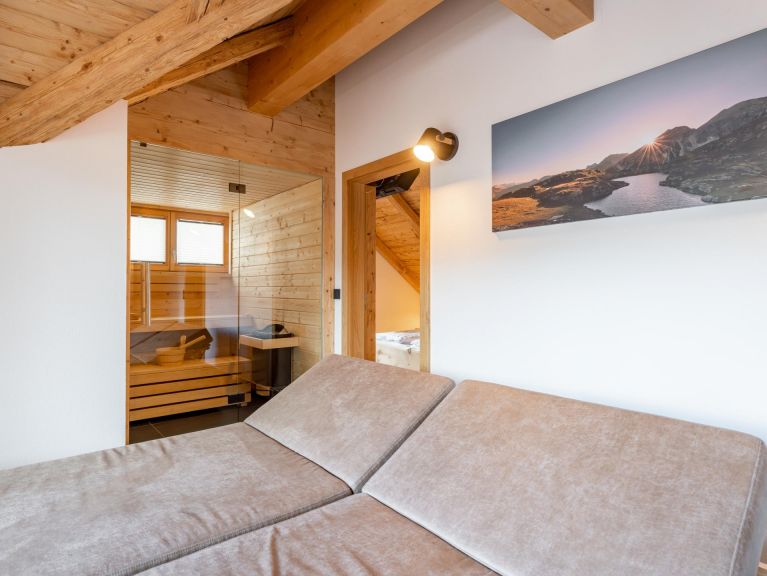 Apartment AlmApART 8-3 / Penthouse