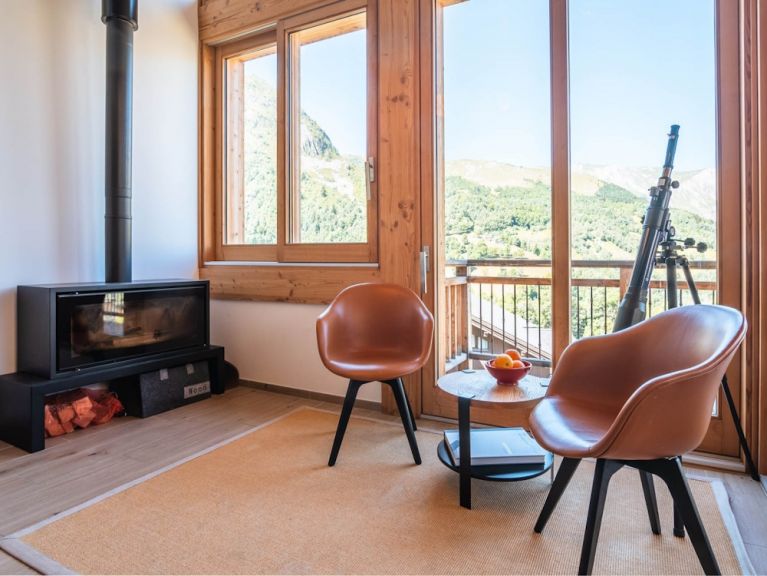 Chalet Caseblanche Corona with wood stove, sauna and outdoor whirlpool