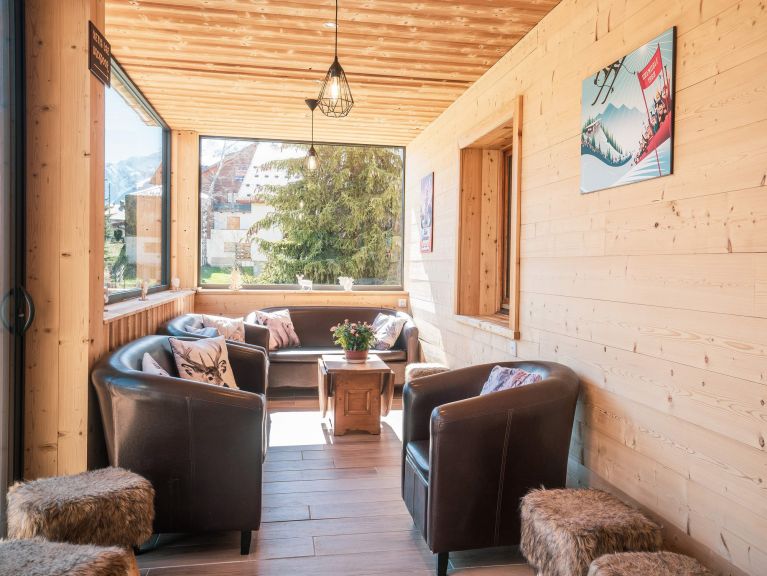 Chalet Sabot de Venus with outdoor hot tub