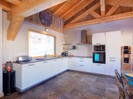 Chalet Ski Dream with sauna and outdoor whirlpool-8