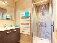 Chalet Ski Dream with sauna and outdoor whirlpool-13