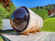 Chalet Les Oisillons with outdoor sauna-3