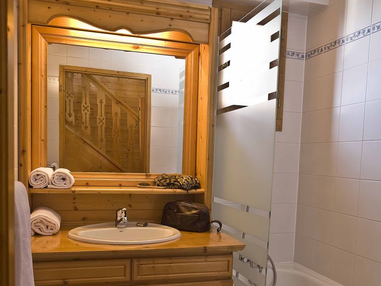 Chalet-apartment Montagnettes Hameau du Soleil I with sauna