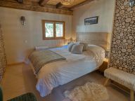 Chalet Les Oisillons with outdoor sauna-15