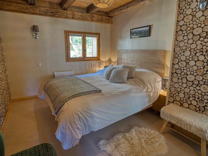 Chalet Les Oisillons with outdoor sauna