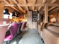 Chalet Le Hameau des Marmottes with family room and sauna-9