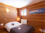 Chalet De l'Altiport Diane with sauna-10