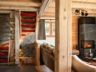 Chalet Le Hameau des Marmottes with family room and sauna-17