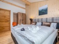 Chalet Am Kreischberg with private sauna-13