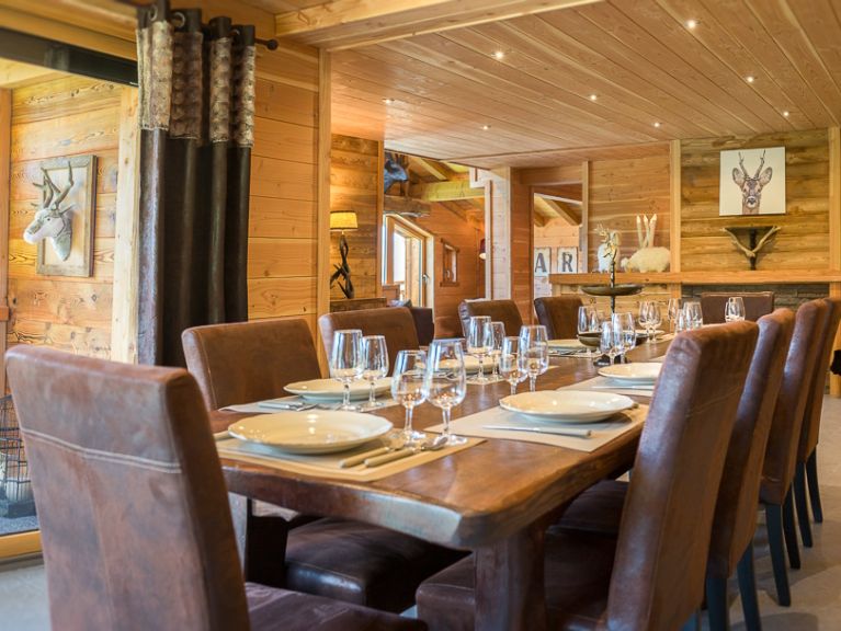 Chalet-apartment Le Savoyard with outdoor whirlpool