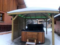 Chalet Lacuzon with private sauna and outdoor whirlpool-14