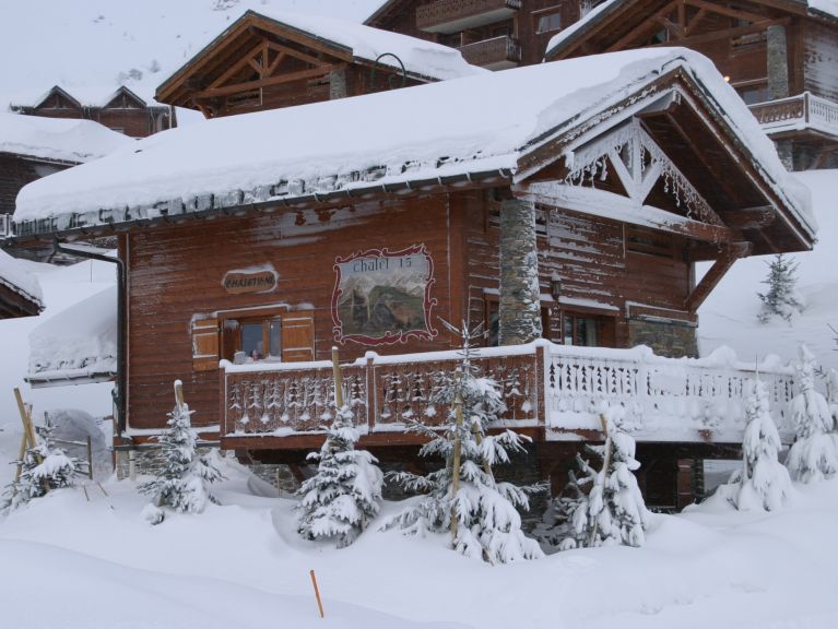 Chalet Le Hameau des Marmottes with family room and sauna