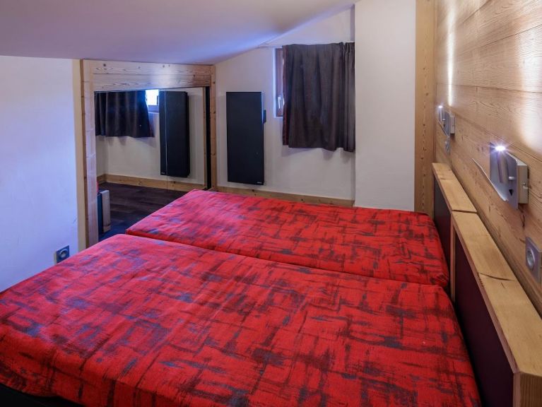 Apartment Backgammon