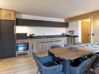 Apartment W2050 with outdoor hot tub-2