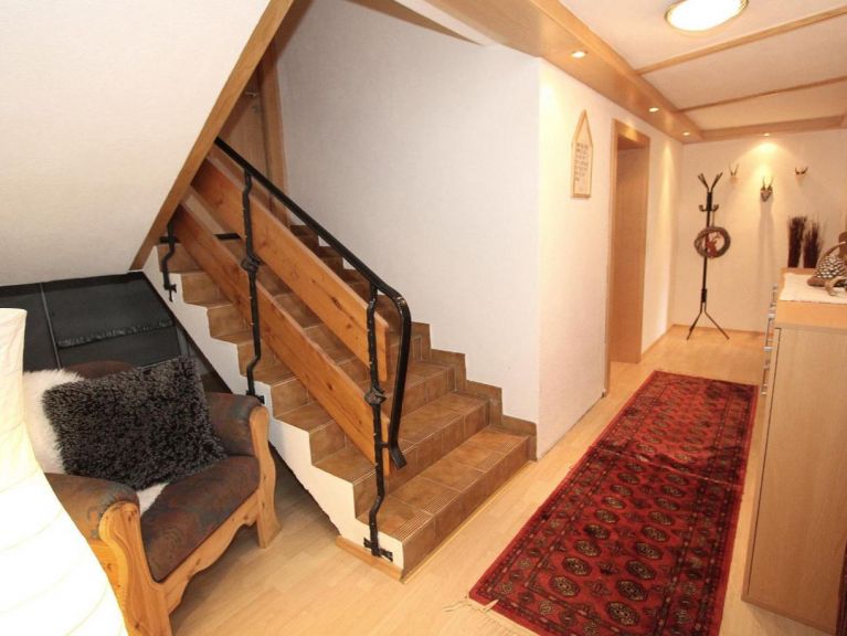 Apartment Tenndl
