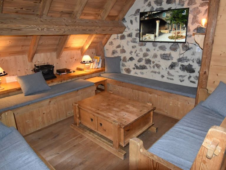 Chalet-apartment Clovis with private sauna